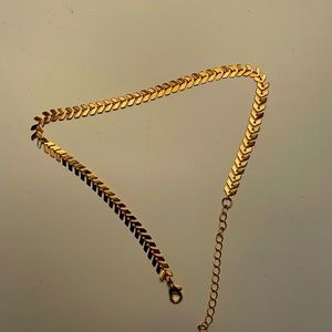 Gold colour fish tail choker(brand new:Never worn)